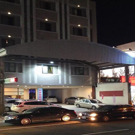Отель 欣悅商務旅店 Тоуфэнь Экстерьер фото