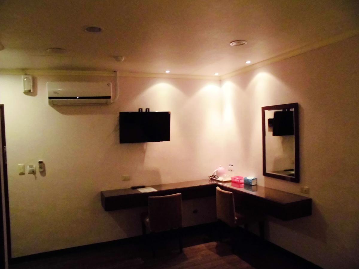 Отель 欣悅商務旅店 Тоуфэнь Экстерьер фото