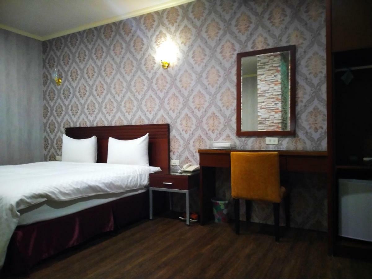 Отель 欣悅商務旅店 Тоуфэнь Экстерьер фото